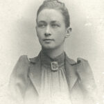 Hilma_af_Klint,_portrait_photograph_published_in_1901