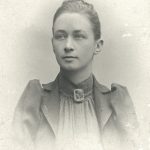 Hilma_af_Klint,_portrait_photograph_published_in_1901